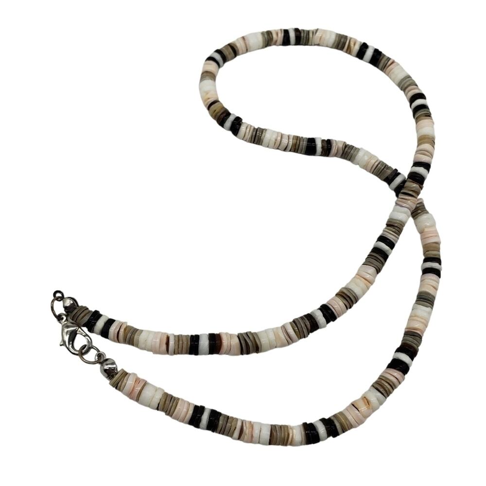 Cut Shell Necklace - Picture 2 of 4